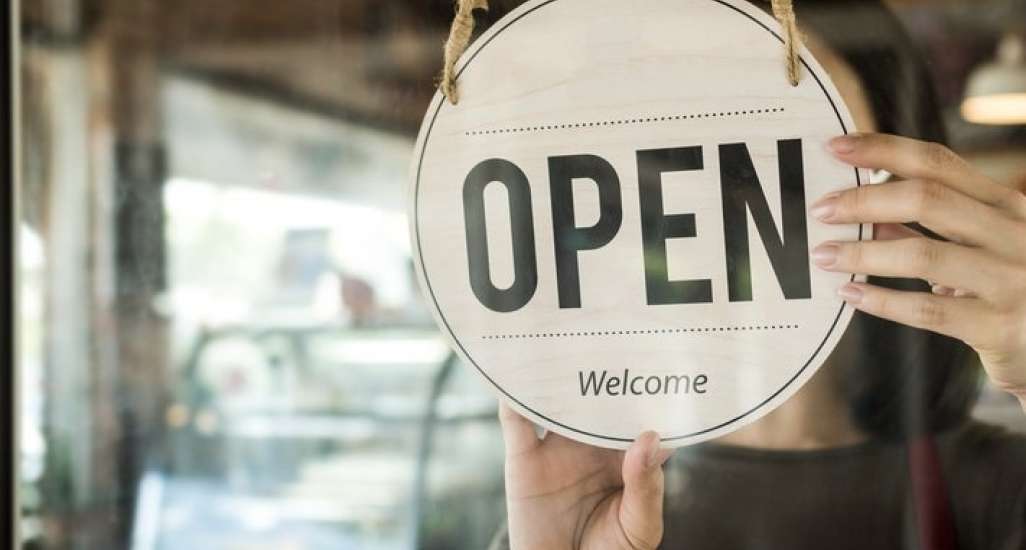 Магазины 1АК работают в праздничные и выходные дни