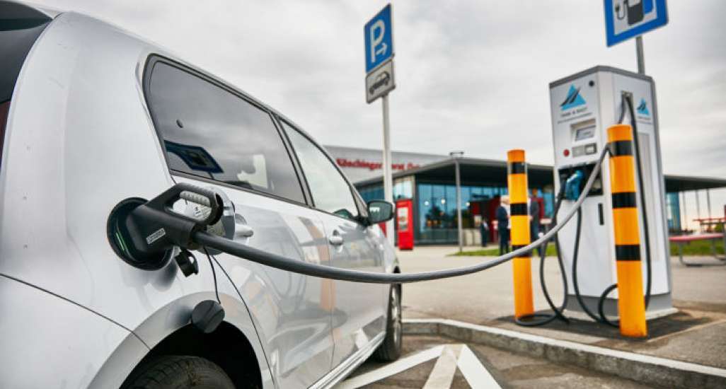 Зарядные станции в Интернет-магазине «Первой аккумуляторной компании»